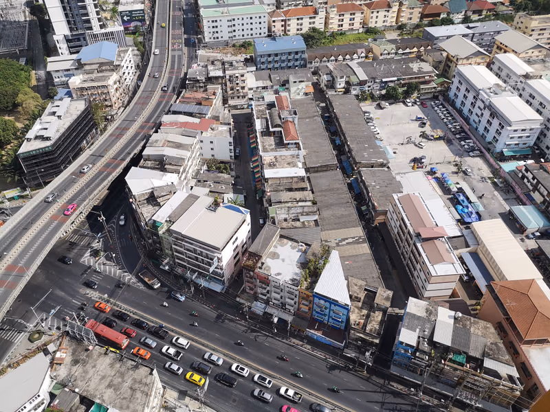 Khlong Tan
