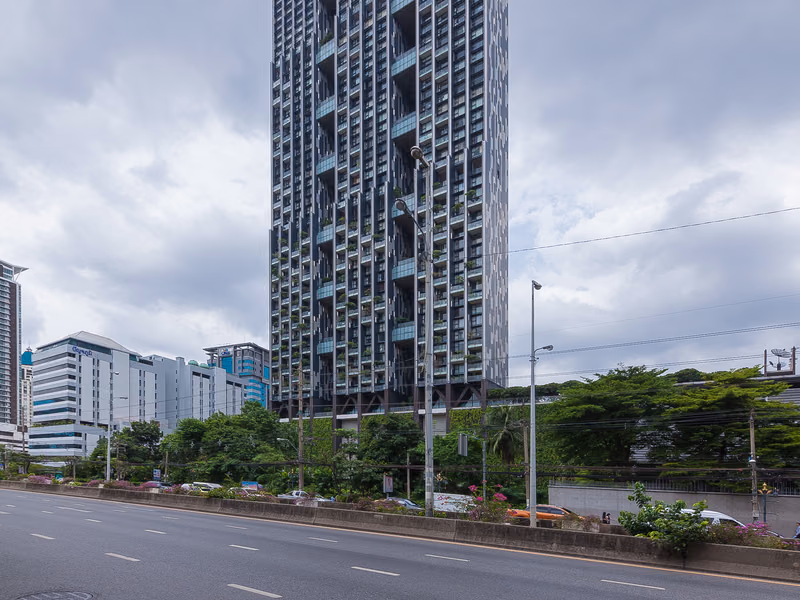 The Met Condominium